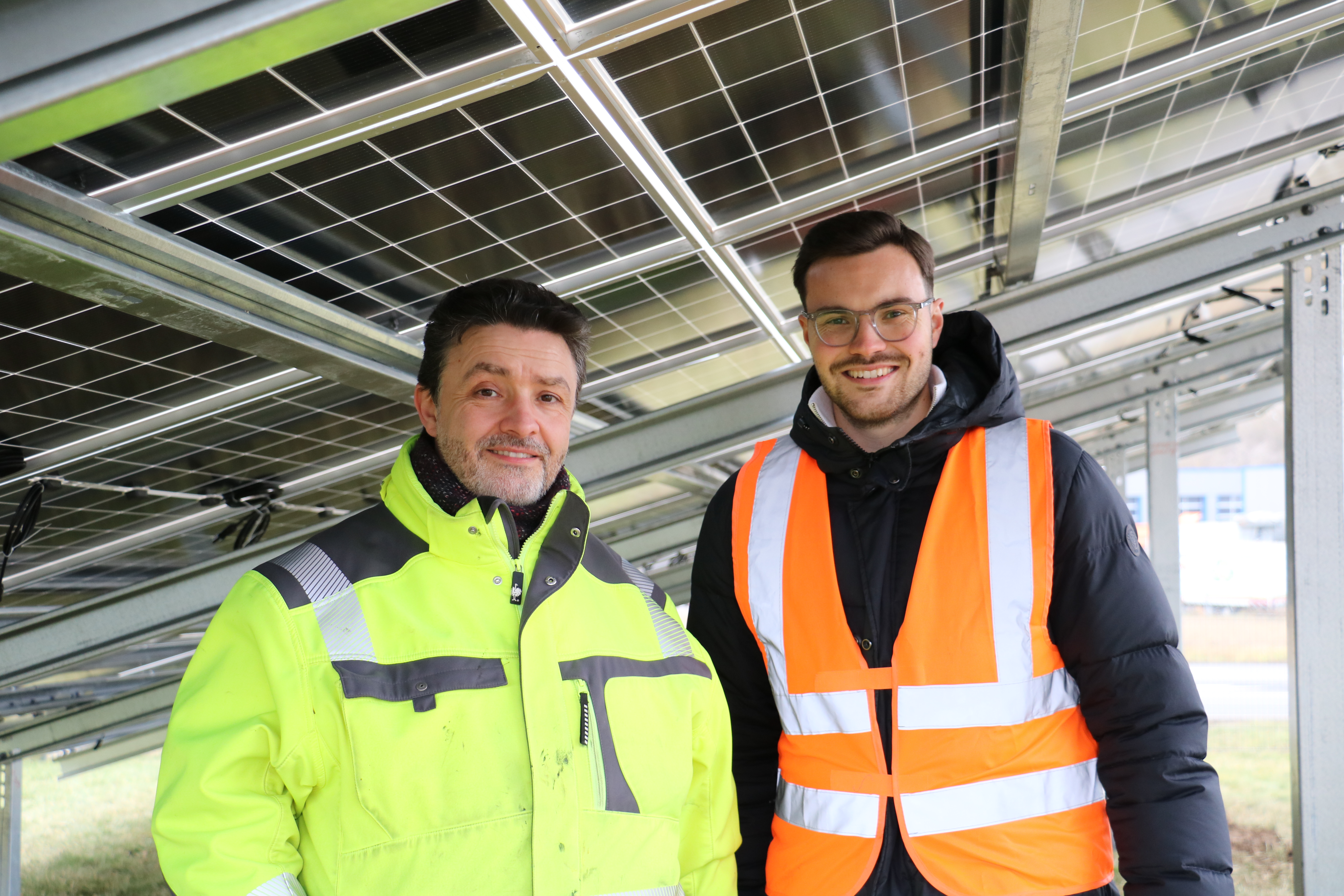 Stipri komanda - stipriam rezultatui Šis projektas nebūtų buvęs įmanomas be mūsų atsidavusios komandos atsidavimo. Dėkojame:  Projektavimas ir kūrimas: Markus Nicolay Pirkimas / pirkimai: Marcel Willmeroth Montavimas: Daniel Urmersbach ir statybos inžinierių komandai - ypatinga padėka Kai-Uwe Hurtner ir visai montavimo komandai!